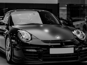Porsche 911 poneo najtamniju boju na svetu zahvaljujući japanskom tjuneru Pit One Customs