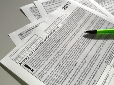 Počelo uručenje rešenja za 2026. godinu preduzetnicima paušalcima