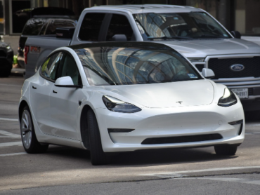 Tesla pod istragom zbog autonomnih vozila