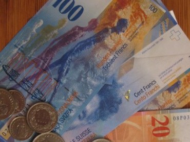 Švajcarski franak jača zbog rata na Bliskom istoku