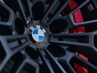 BMW nastavlja razvoj tehnologije koja bi u budućnosti mogla da omogući automobilima da menjaju boju karoserije