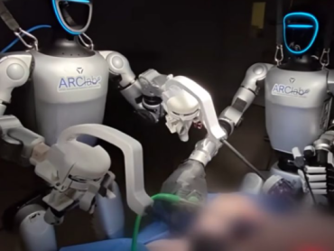 Humanoidni roboti po prvi put izveli hiruršku operaciju na živim životinjama